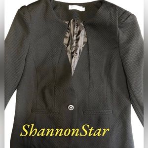 ⭐️SIMPLE BLAZER WITH FAUX POCKETS⭐️